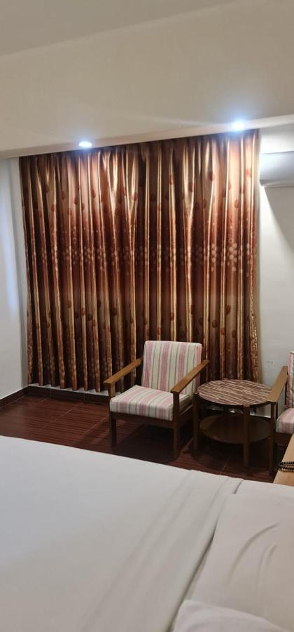 Paradise Hotel Tanjungpinang Exteriör bild