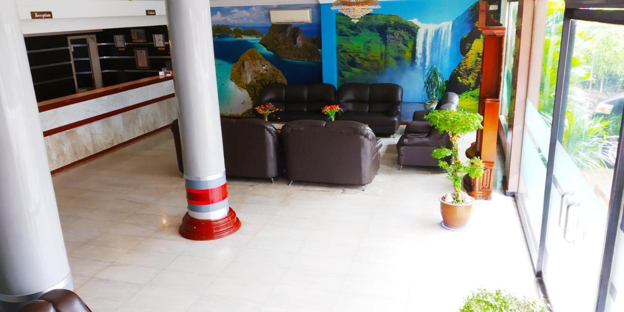 Paradise Hotel Tanjungpinang Exteriör bild